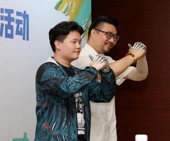 上海のテクノロジー企業、障害者に筋電義手を寄贈